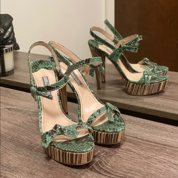 Prada python ladies heels - Picture 2 of 4